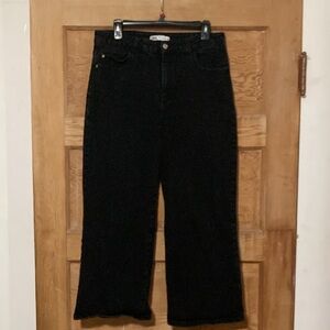 Wide leg cropped jean